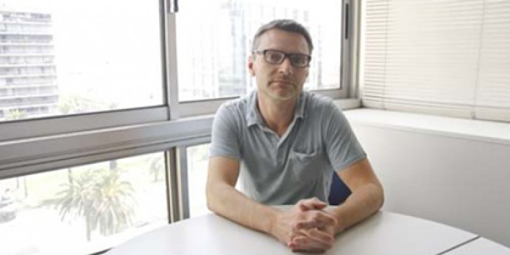 Alexandre Grosbois, Rédacteur regional au bureau AFP de Montevideo, interviewé par le quotidien El Observador